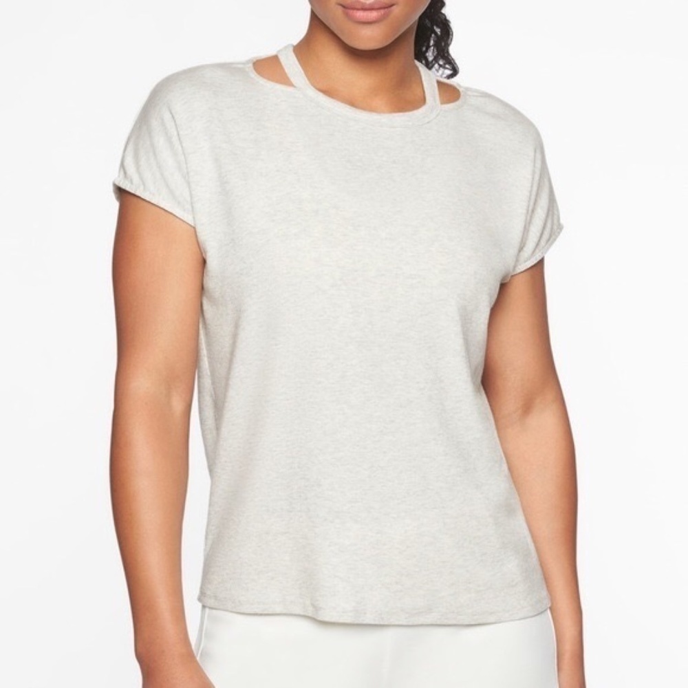 EUC Athleta Glimpse Open Neck In Fog Gray Heather Tee Size XS